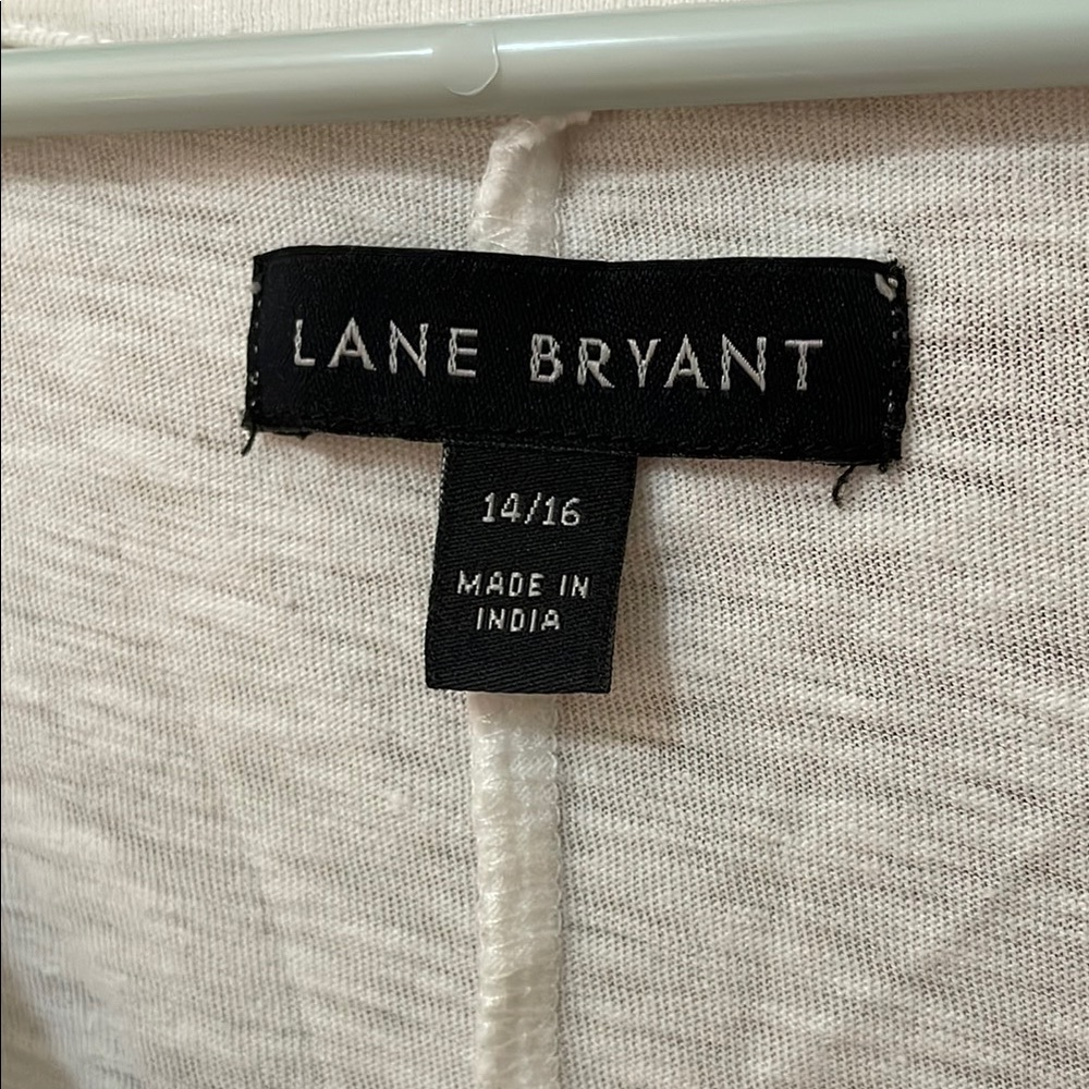 LANE BRYANT UEC Women’s Size 14/16 Embroidered White Babydoll Top - Picture 3 of 11
